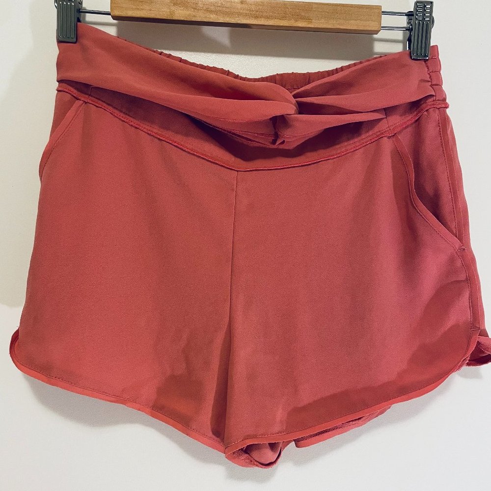 Pink Aritzia Wilfred shorts